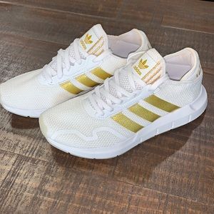 Adidas Swift Run